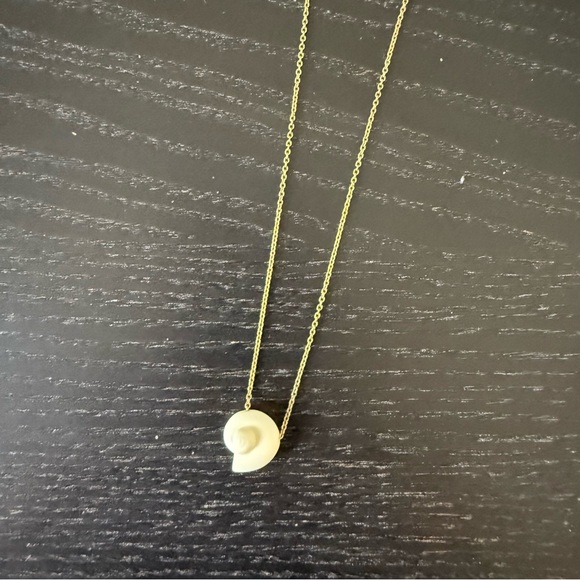 Madewell Gold and Cream Seashell Pendant Necklace - Picture 3 of 4